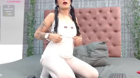 Mia online show from 03/08/25, 03:28