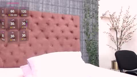 Mia online show from 09/29/25, 03:22