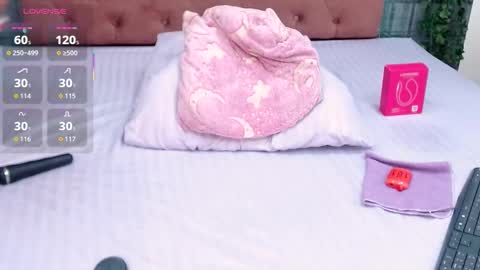 Mia online show from 09/30/25, 03:55