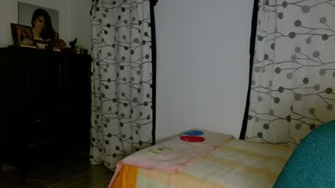 Mia online show from 01/03/25, 05:06