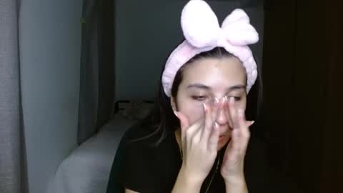 Mia online show from 11/13/25, 04:33