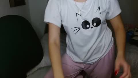 Mia online show from 11/29/25, 05:54