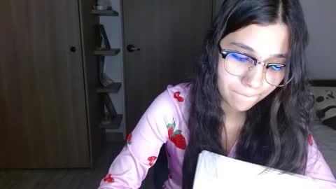 Mia online show from 03/26/26, 01:44