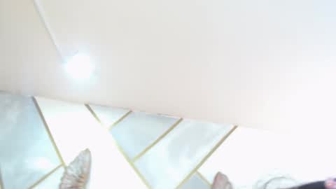 Snapshot of mia__lux chatting on 01/19/26, 01:37 online show from 01/19/26, 01:37