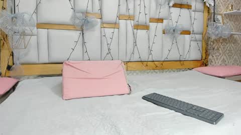 Snapshot of mia__megan chatting on 01/10/25, 11:54 mia__megan online show from 01/10/25, 11:54