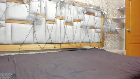 Snapshot of mia__megan chatting on 01/11/25, 12:07 mia__megan online show from 01/11/25, 12:07