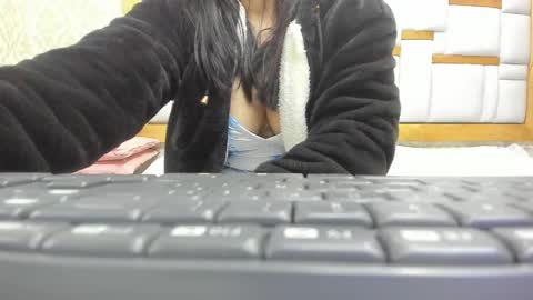Snapshot of mia__megan chatting on 02/17/25, 11:55 mia__megan online show from 02/17/25, 11:55