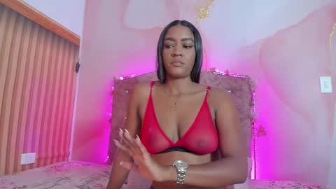 Mia online show from 11/06/25, 11:11