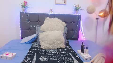 Snapshot of mia__xx1 chatting on 03/31/26, 01:40 C A L L M E M I A online show from 03/31/26, 01:40