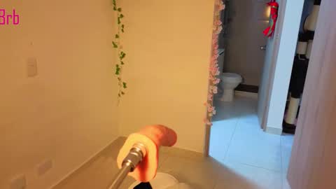 Mia adams  online show from 11/17/25, 02:28