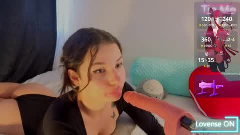 Snapshot of mia_adams66 chatting on 04/01/26, 05:21 Mia adams online show from 04/01/26, 05:21