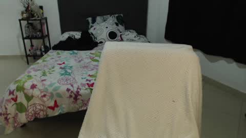 Snapshot of mia_adams_red chatting on 12/06/24, 06:04 mia online show from 12/06/24, 06:04