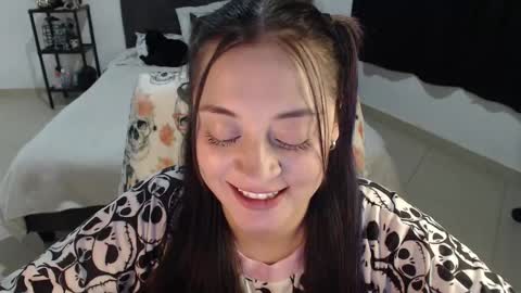 Snapshot of mia_adams_red chatting on 12/16/24, 05:27 mia online show from 12/16/24, 05:27