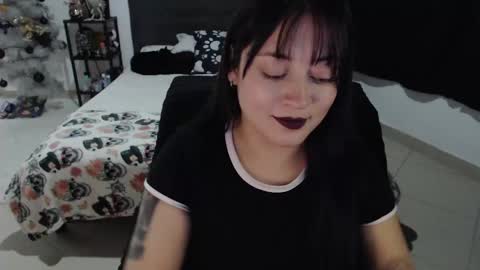 Snapshot of mia_adams_red chatting on 12/22/24, 01:45 mia online show from 12/22/24, 01:45