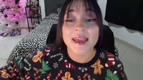 Snapshot of mia_adams_red chatting on 12/24/24, 11:00 mia online show from 12/24/24, 11:00