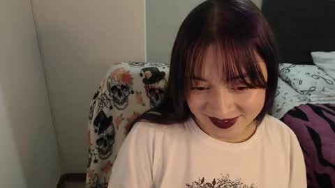 Snapshot of mia_adams_red chatting on 01/03/25, 12:43 mia online show from 01/03/25, 12:43