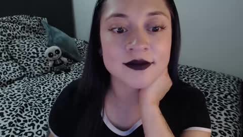 Snapshot of mia_adams_red chatting on 01/09/25, 04:19 mia online show from 01/09/25, 04:19