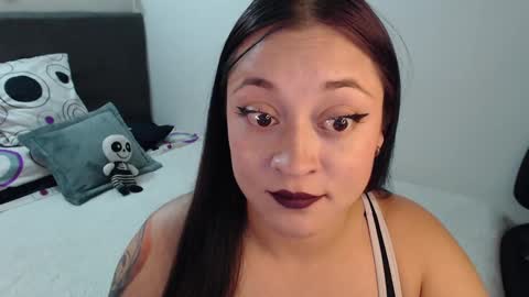 Snapshot of mia_adams_red chatting on 01/30/25, 12:29 mia online show from 01/30/25, 12:29