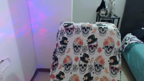 Snapshot of mia_adams_red chatting on 02/01/25, 01:12 mia online show from 02/01/25, 01:12