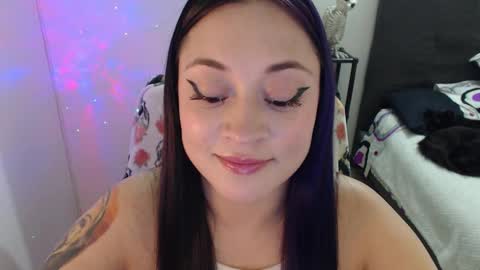 Snapshot of mia_adams_red chatting on 02/05/25, 10:12 mia online show from 02/05/25, 10:12