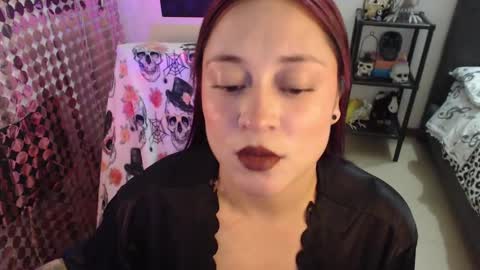 Snapshot of mia_adams_red chatting on 09/13/25, 01:27 mia online show from 09/13/25, 01:27