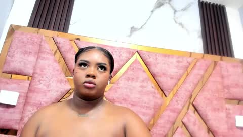 Snapshot of mia_alvares chatting on 05/01/26, 11:37 Mia online show from 05/01/26, 11:37