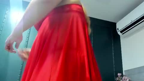 Snapshot of mia_amber_ chatting on 07/15/26, 03:45 mia_amber_ online show from 07/15/26, 03:45