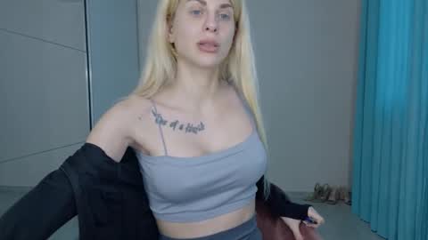 mia_angel online show from 05/23/26, 05:17