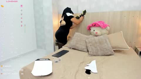 Snapshot of mia_aristizabal chatting on 10/30/25, 11:33 Mia Aristizabal online show from 10/30/25, 11:33