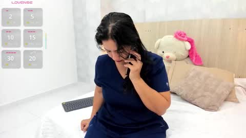 Snapshot of mia_aristizabal chatting on 11/25/25, 11:32 Mia Aristizabal online show from 11/25/25, 11:32