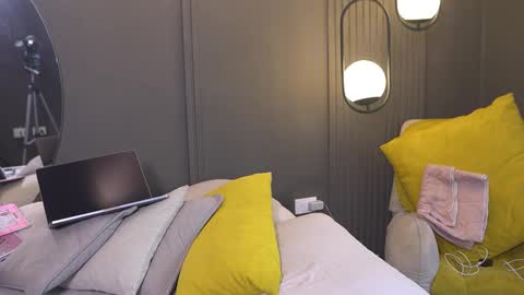 Snapshot of mia_belmont chatting on 03/27/26, 07:02 Belmont and Mia online show from 03/27/26, 07:02