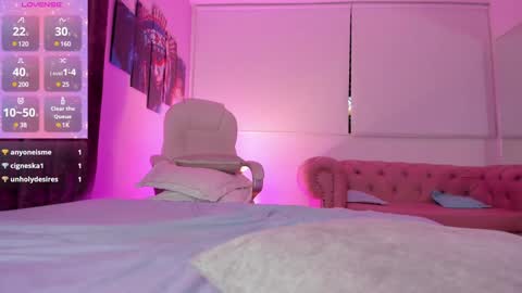 Snapshot of mia_bonneett chatting on 01/20/25, 11:54   online show from 01/20/25, 11:54