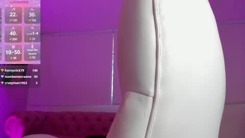 Snapshot of mia_bonneett chatting on 02/20/25, 10:59   online show from 02/20/25, 10:59