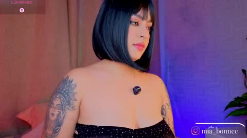 Snapshot of mia_bonneett chatting on 05/24/26, 05:12 online show from 05/24/26, 05:12