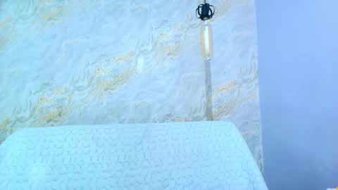 Mia  online show from 11/22/25, 12:04