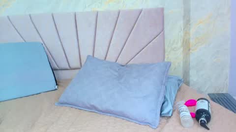 Snapshot of mia_candy_0 chatting on 04/28/26, 12:10 Mia online show from 04/28/26, 12:10