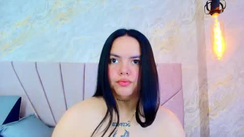 Snapshot of mia_candy_0 chatting on 05/22/26, 12:11 Mia online show from 05/22/26, 12:11