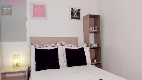 Snapshot of mia_cano_ chatting on 11/06/25, 04:52 Mia Cano online show from 11/06/25, 04:52