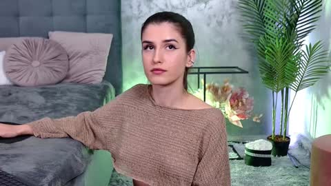 Snapshot of mia_carter99 chatting on 01/13/25, 11:06 Freya Allen online show from 01/13/25, 11:06