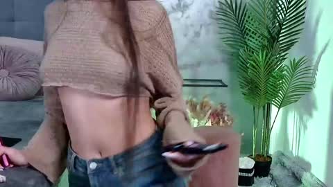 Snapshot of mia_carter99 chatting on 02/17/25, 09:19 Freya Allen online show from 02/17/25, 09:19