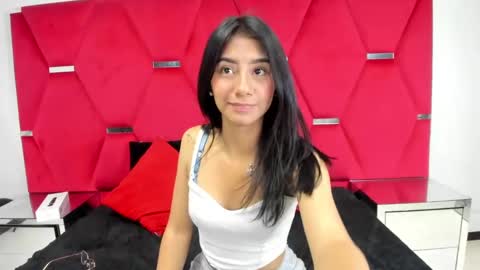 Snapshot of mia_clark18 chatting on 10/17/25, 08:00 mia_clark18 online show from 10/17/25, 08:00