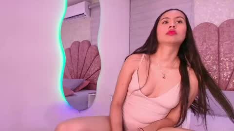 Snapshot of mia_collenss chatting on 04/18/26, 03:10 Mia online show from 04/18/26, 03:10