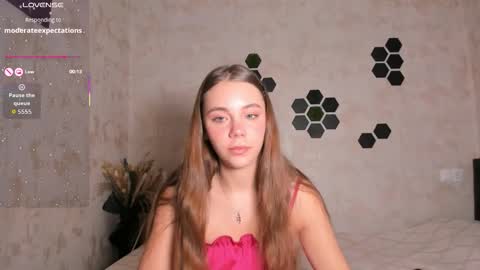 Mia  next stream Thursday 1400 UTC1 Friday 1400 UTC1 online show from 10/09/25, 02:04