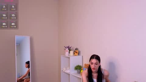 Snapshot of mia_crazyy chatting on 10/24/25, 05:09 U can call me Angel3 online show from 10/24/25, 05:09