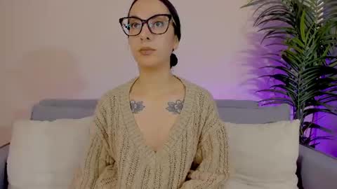 Snapshot of mia_daniellshot chatting on 06/14/26, 01:35 Sarah Luna online show from 06/14/26, 01:35