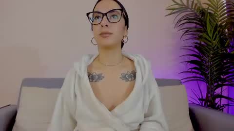Snapshot of mia_daniellshot chatting on 06/16/26, 01:14 Sarah Luna online show from 06/16/26, 01:14