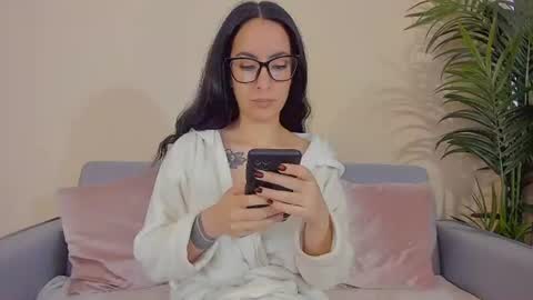 Snapshot of mia_daniellshot chatting on 06/30/26, 12:17 Sarah Luna online show from 06/30/26, 12:17