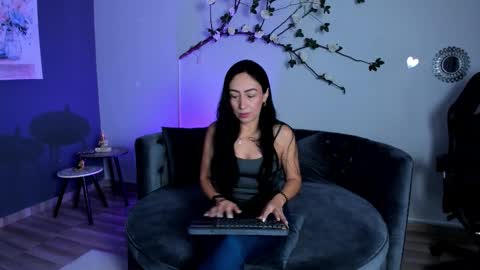 Snapshot of mia_davis__ chatting on 03/19/26, 12:09 mia_davis__ online show from 03/19/26, 12:09