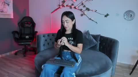 Snapshot of mia_davis__ chatting on 07/15/26, 11:26 mia_davis__ online show from 07/15/26, 11:26
