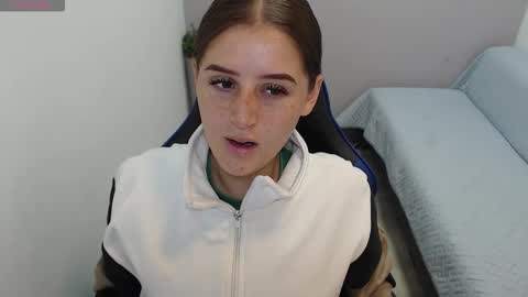 Snapshot of mia_diaz1 chatting on 09/22/25, 01:24 Mia online show from 09/22/25, 01:24